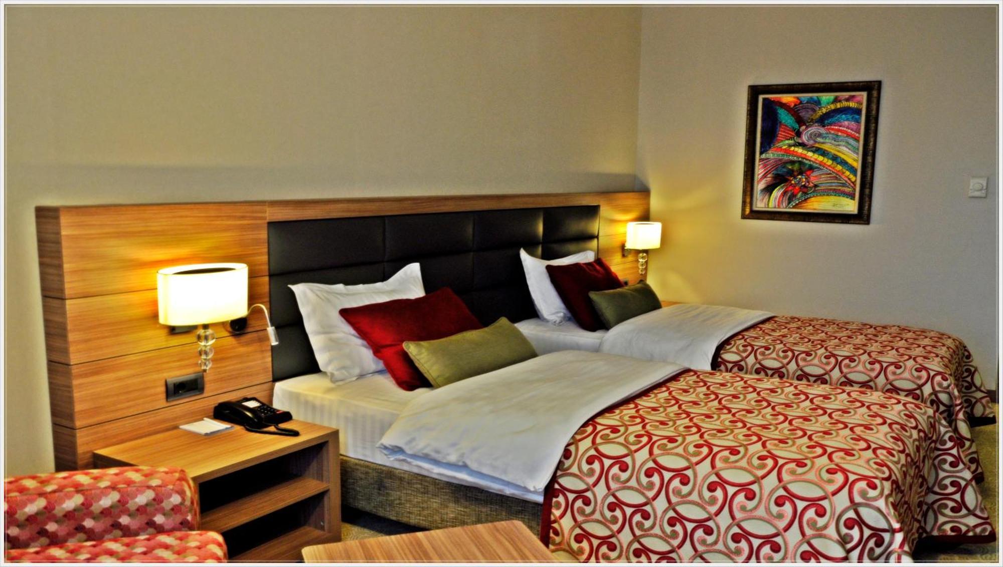 Grand Asya Hotel Bandirma Bagian luar foto