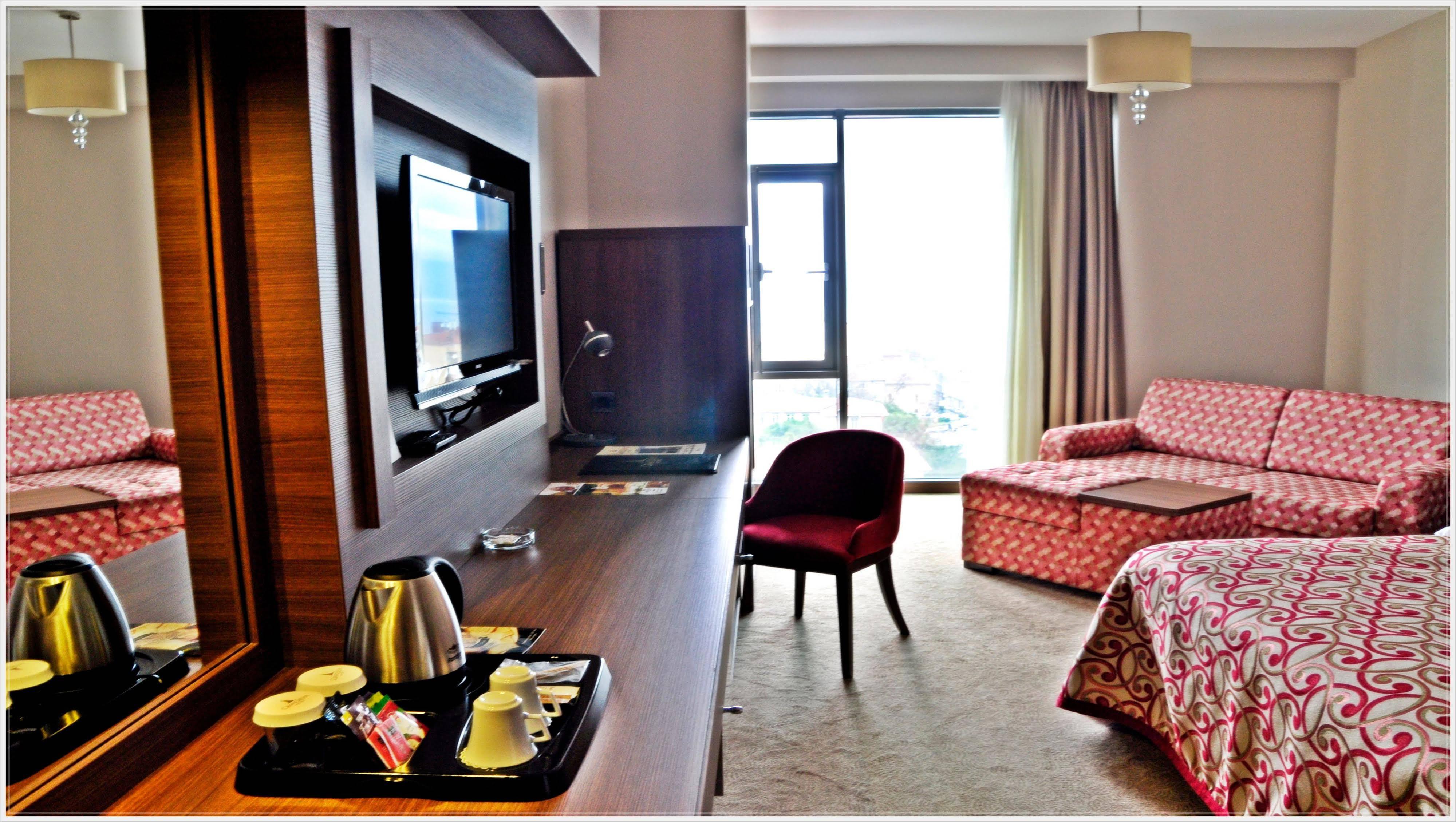 Grand Asya Hotel Bandirma Bagian luar foto